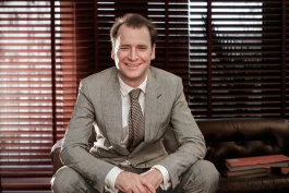 Rechtsanwalt Julian Trüstedt ist Strafrechtsverteidiger aus Berlin 